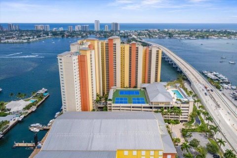 Condo in Riviera Beach, Florida, 3 bedrooms № 2190796