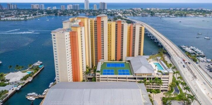 Condo in Riviera Beach, Florida, 3 bedrooms  № 2190796