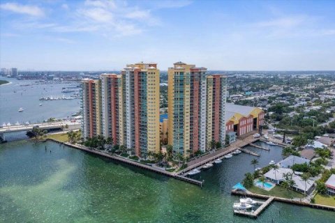 Condo in Riviera Beach, Florida, 3 bedrooms  № 2190796 - photo 2