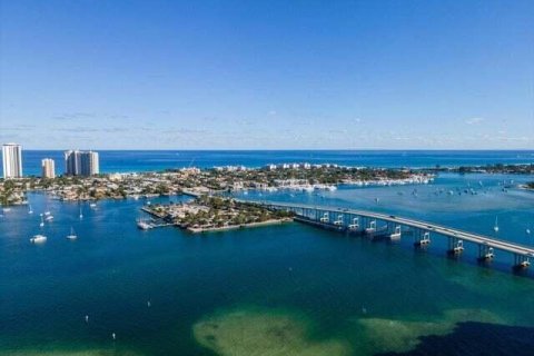 Condo in Riviera Beach, Florida, 3 bedrooms  № 2190796 - photo 5