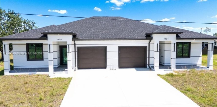 Commercial property in Lehigh Acres, Florida № 1959230