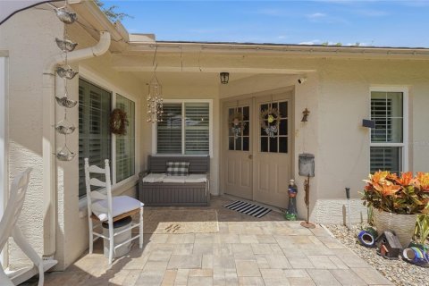 Condo in New Port Richey, Florida, 2 bedrooms  № 2313211 - photo 7