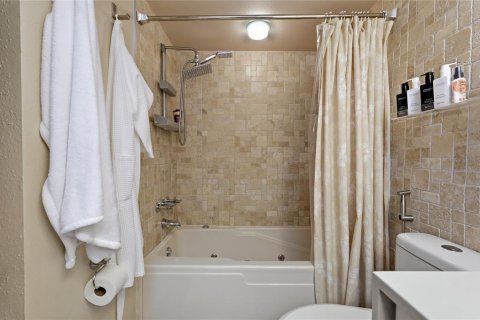 Condo in New Port Richey, Florida, 2 bedrooms  № 2313211 - photo 27