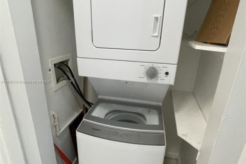 Touwnhouse à louer à Coral Springs, Floride: 3 chambres, 117.99 m2 № 1971088 - photo 19