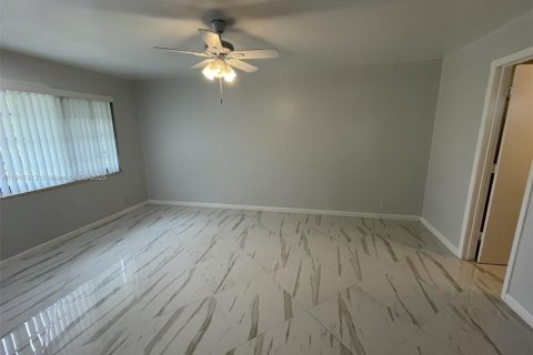 Touwnhouse à louer à Coral Springs, Floride: 3 chambres, 117.99 m2 № 1971088 - photo 23