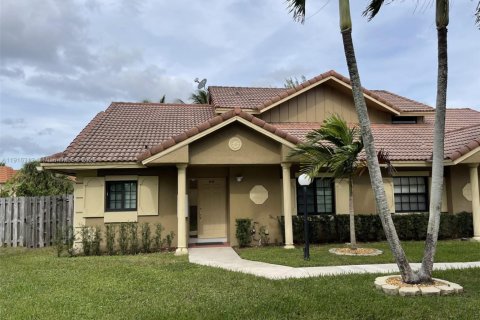 Townhouse in Coral Springs, Florida 3 bedrooms, 117.99 sq.m. № 1971088
