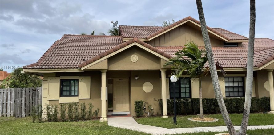 Touwnhouse à Coral Springs, Floride 3 chambres, 117.99 m2 № 1971088