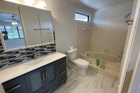 Touwnhouse à louer à Coral Springs, Floride: 3 chambres, 117.99 m2 № 1971088 - photo 25