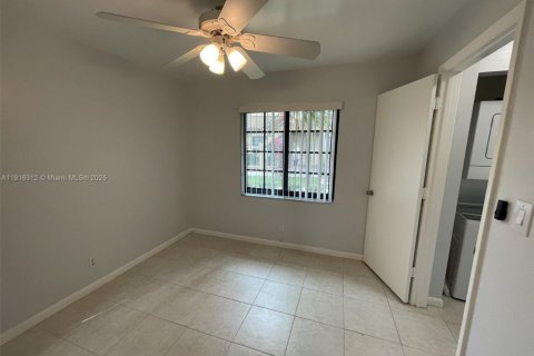 Touwnhouse à louer à Coral Springs, Floride: 3 chambres, 117.99 m2 № 1971088 - photo 12