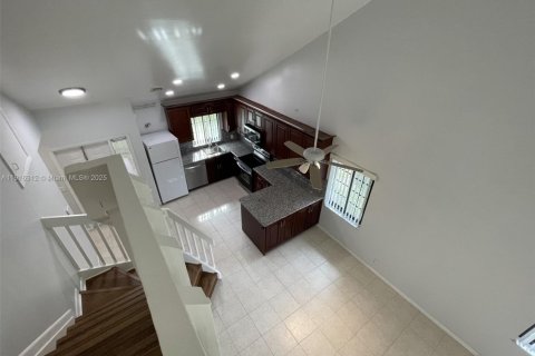 Touwnhouse à louer à Coral Springs, Floride: 3 chambres, 117.99 m2 № 1971088 - photo 10