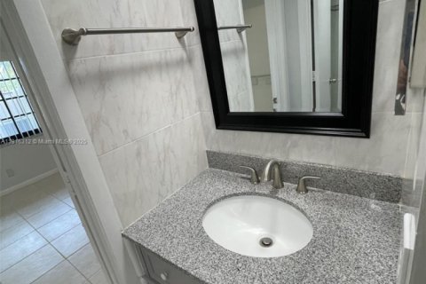 Touwnhouse à louer à Coral Springs, Floride: 3 chambres, 117.99 m2 № 1971088 - photo 16