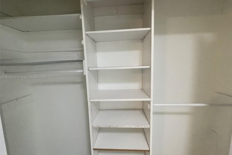 Touwnhouse à louer à Coral Springs, Floride: 3 chambres, 117.99 m2 № 1971088 - photo 28