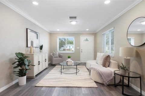 Casa en venta en Saint Petersburg, Florida, 3 dormitorios, 111.76 m2 № 2229872 - foto 6