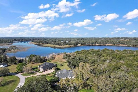 House in Lady Lake, Florida 5 bedrooms, 309.27 sq.m. № 1848594 - photo 18