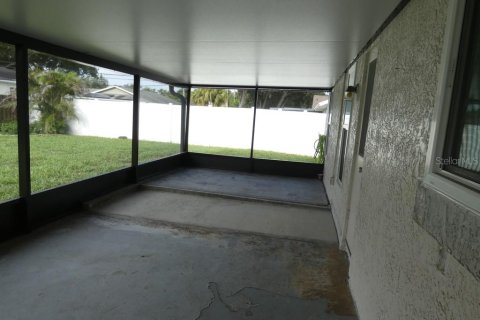 Villa ou maison à vendre à Palm Harbor, Floride: 3 chambres, 125.98 m2 № 2350367 - photo 24