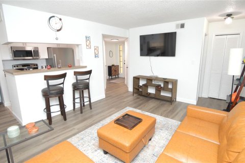 Condo in Tampa, Florida, 1 bedroom  № 1721621 - photo 5