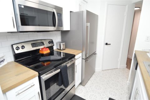 Condo in Tampa, Florida, 1 bedroom  № 1721621 - photo 7