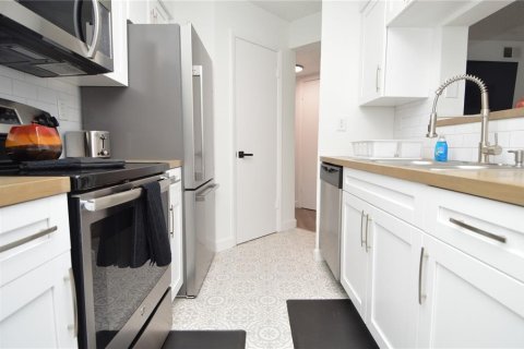 Condo in Tampa, Florida, 1 bedroom  № 1721621 - photo 8