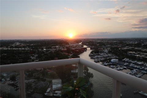 Condo in Miami, Florida, 2 bedrooms  № 1880166 - photo 20