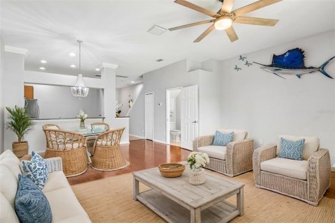 Townhouse in Tarpon Springs, Florida 3 bedrooms, 174.75 sq.m. № 2130929 - photo 8
