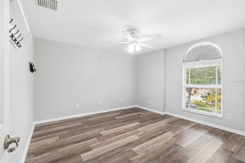 Townhouse in Tarpon Springs, Florida 3 bedrooms, 174.75 sq.m. № 2130929 - photo 13