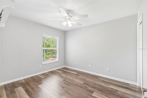 Townhouse in Tarpon Springs, Florida 3 bedrooms, 174.75 sq.m. № 2130929 - photo 15