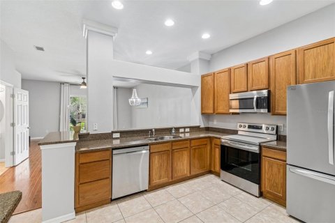Townhouse in Tarpon Springs, Florida 3 bedrooms, 174.75 sq.m. № 2130929 - photo 4