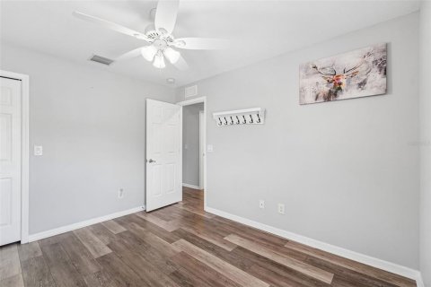 Townhouse in Tarpon Springs, Florida 3 bedrooms, 174.75 sq.m. № 2130929 - photo 17