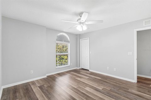 Townhouse in Tarpon Springs, Florida 3 bedrooms, 174.75 sq.m. № 2130929 - photo 14