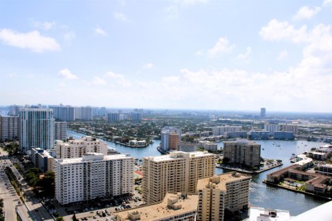 Copropriété à vendre à Hollywood, Floride: 2 chambres, 100.98 m2 № 2262886 - photo 21