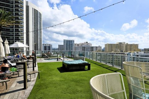 Copropriété à vendre à Hollywood, Floride: 2 chambres, 100.98 m2 № 2262886 - photo 25