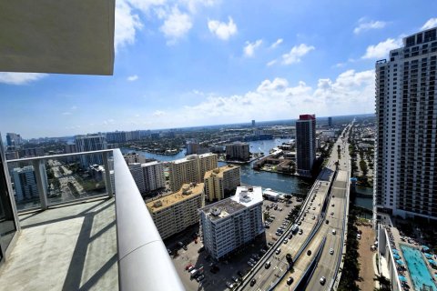 Copropriété à vendre à Hollywood, Floride: 2 chambres, 100.98 m2 № 2262886 - photo 14