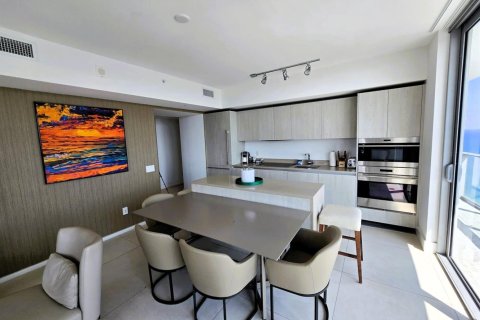 Copropriété à vendre à Hollywood, Floride: 2 chambres, 100.98 m2 № 2262886 - photo 12