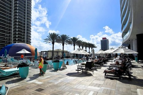 Copropriété à vendre à Hollywood, Floride: 2 chambres, 100.98 m2 № 2262886 - photo 28