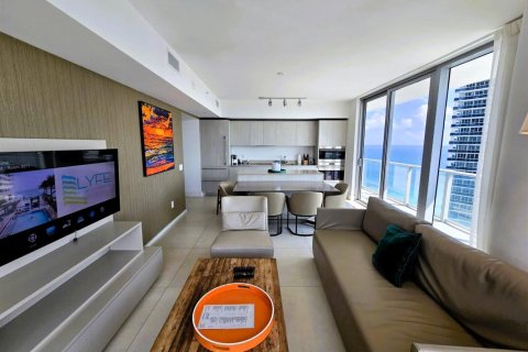 Copropriété à vendre à Hollywood, Floride: 2 chambres, 100.98 m2 № 2262886 - photo 9