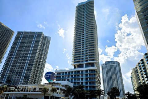 Copropriété à vendre à Hollywood, Floride: 2 chambres, 100.98 m2 № 2262886 - photo 26