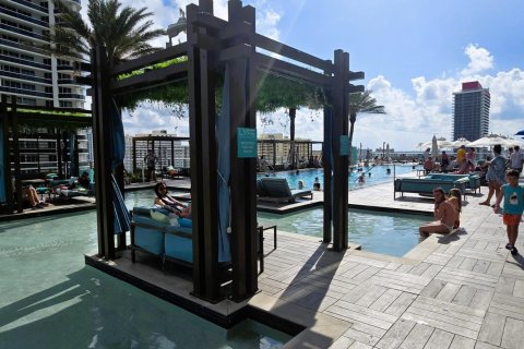 Copropriété à vendre à Hollywood, Floride: 2 chambres, 100.98 m2 № 2262886 - photo 29