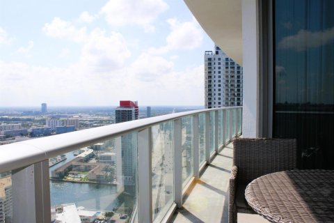 Copropriété à vendre à Hollywood, Floride: 2 chambres, 100.98 m2 № 2262886 - photo 22