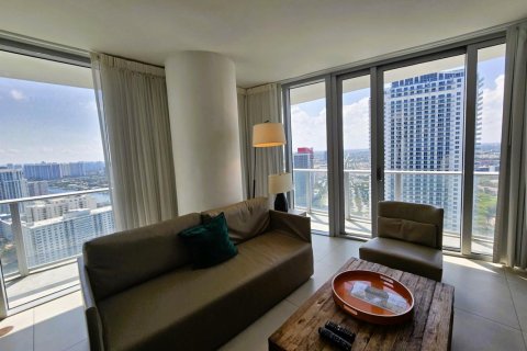 Copropriété à vendre à Hollywood, Floride: 2 chambres, 100.98 m2 № 2262886 - photo 3