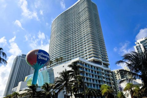 Copropriété à vendre à Hollywood, Floride: 2 chambres, 100.98 m2 № 2262886 - photo 30