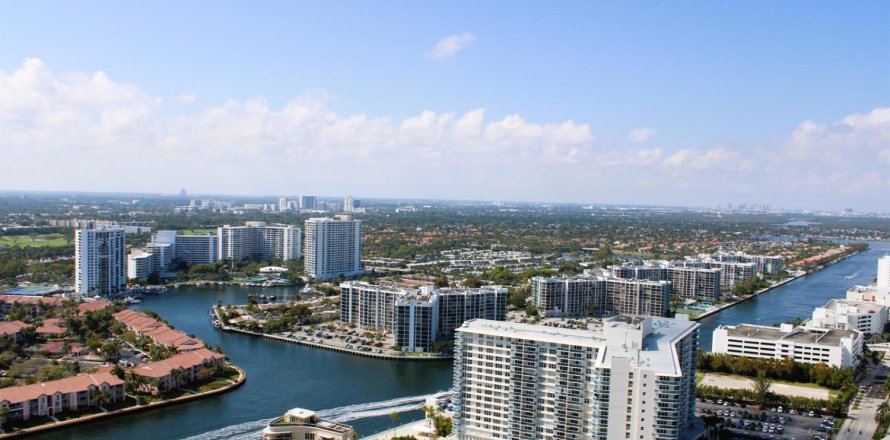 Condo à Hollywood, Floride, 2 chambres № 2262886