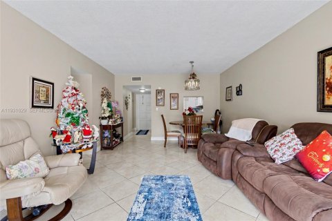 Condominio en venta en Hollywood, Florida, 2 dormitorios, 83.52 m2 № 1990757 - foto 12
