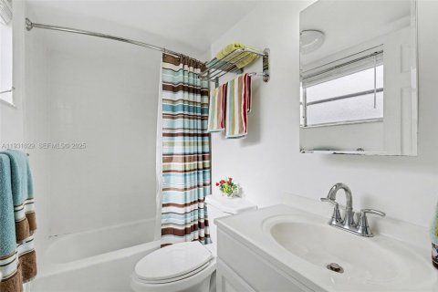 Condominio en venta en Hollywood, Florida, 2 dormitorios, 83.52 m2 № 1990757 - foto 18