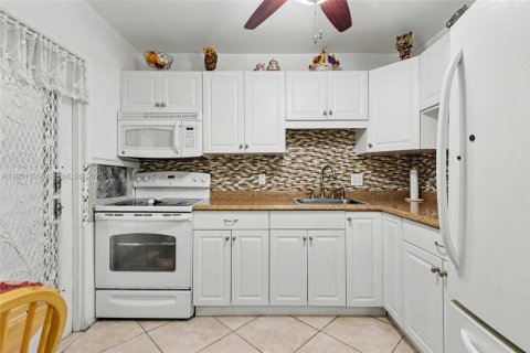 Condominio en venta en Hollywood, Florida, 2 dormitorios, 83.52 m2 № 1990757 - foto 7