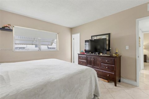 Condominio en venta en Hollywood, Florida, 2 dormitorios, 83.52 m2 № 1990757 - foto 17