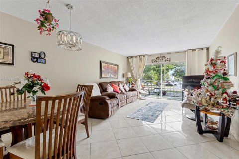 Condominio en venta en Hollywood, Florida, 2 dormitorios, 83.52 m2 № 1990757 - foto 9