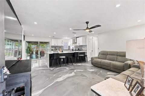 Casa en venta en Seminole, Florida, 4 dormitorios, 122.26 m2 № 2383861 - foto 5