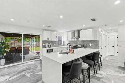 Casa en venta en Seminole, Florida, 4 dormitorios, 122.26 m2 № 2383861 - foto 10