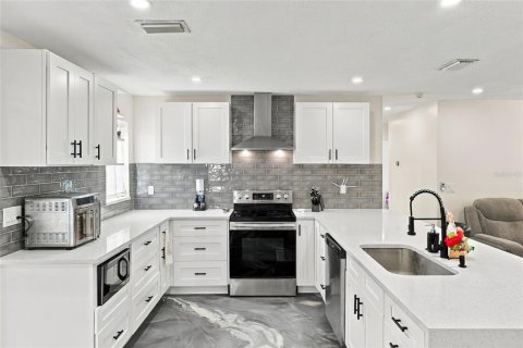Casa en venta en Seminole, Florida, 4 dormitorios, 122.26 m2 № 2383861 - foto 12