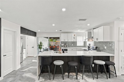 Casa en venta en Seminole, Florida, 4 dormitorios, 122.26 m2 № 2383861 - foto 9